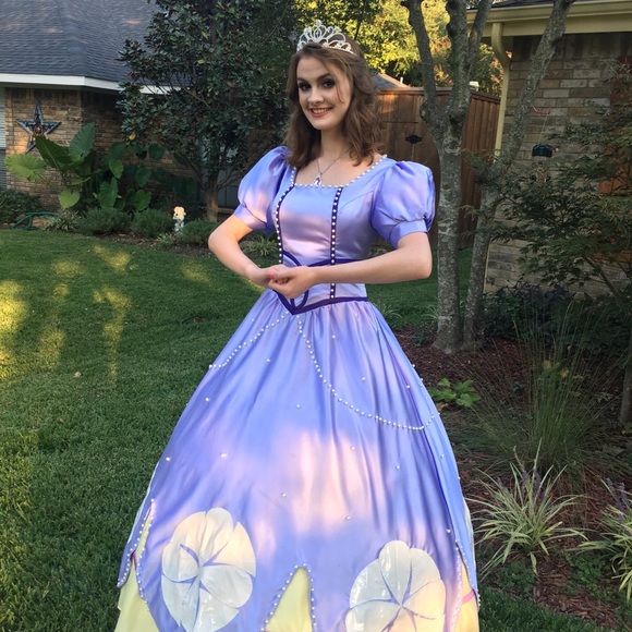 Princess Sofia cosplay costume Disney